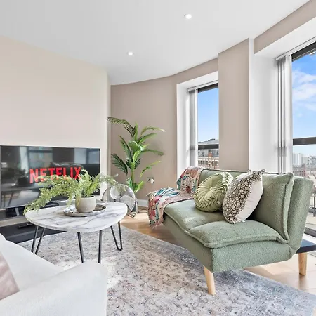 Stylish 1 Bedroom Flat In Sleeps 2 By Purestay
