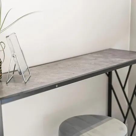 Stylish 1 Bedroom Flat In Sleeps 2 By Purestay Apartment *