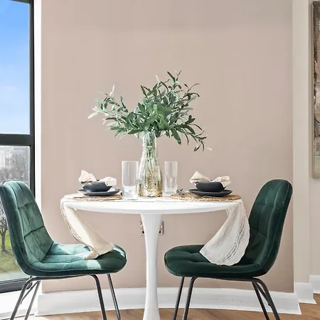Stylish 1 Bedroom Flat In Sleeps 2 By Purestay *